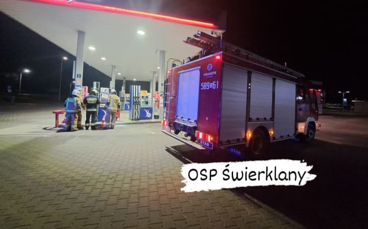 Wyciek gazu na stacji benzynowej. Kierowca odjechał z wężem od dystrybutora