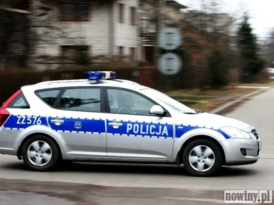 Kierowca golfa potrącił policjanta i odjechał w stronę Świerklan